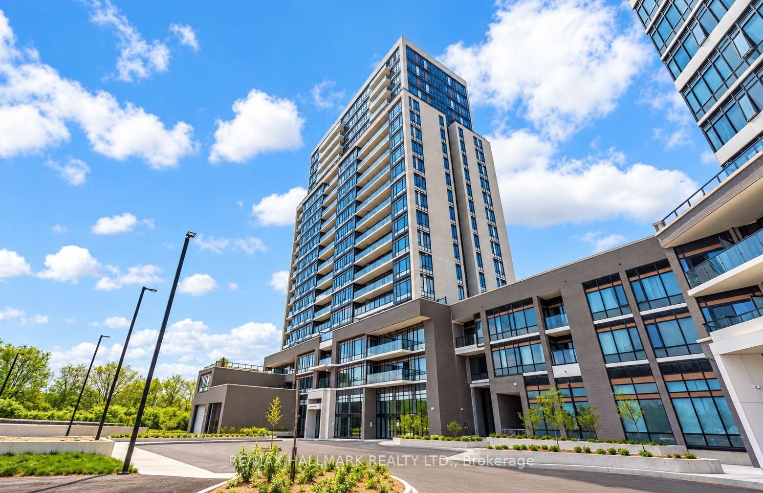 Property Photo:  8010 Derry Road 1803  ON L9T 9N3 