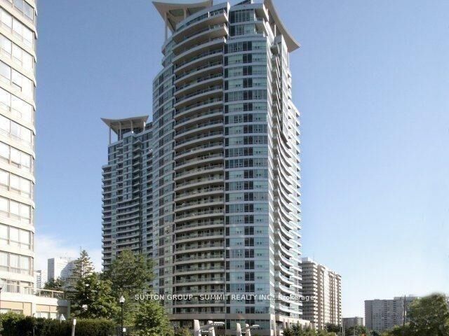 Property Photo:  33 Elm Drive 2807  ON L5B 4M2 