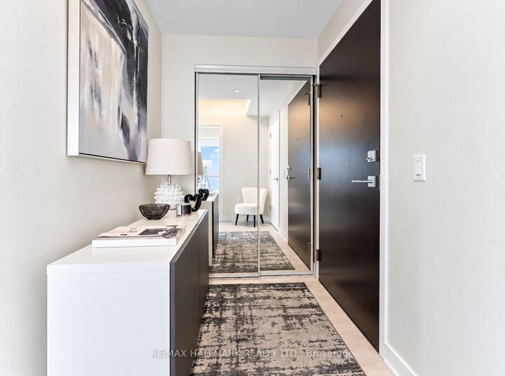 Property Photo:  2221 Yonge Street 4009  ON M4S 0B8 