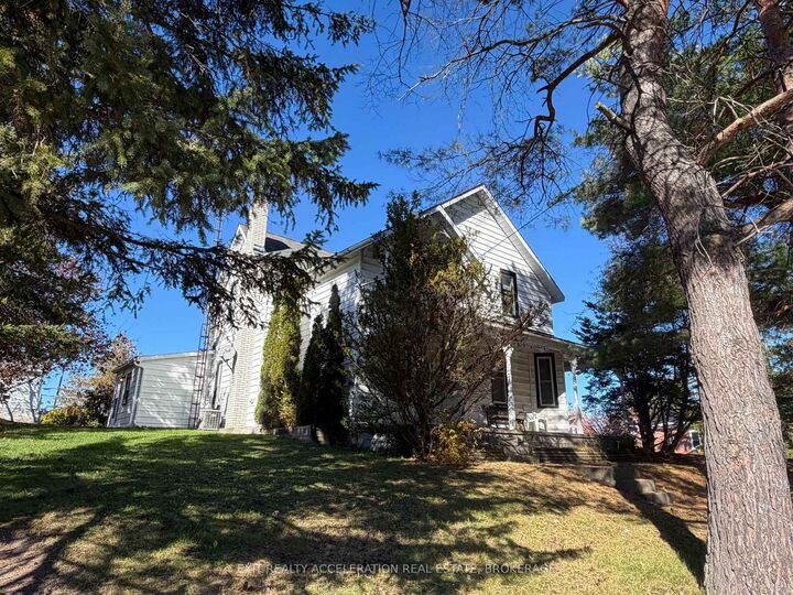 Property Photo:  5 Bridge Street W  ON K0K 3G0 