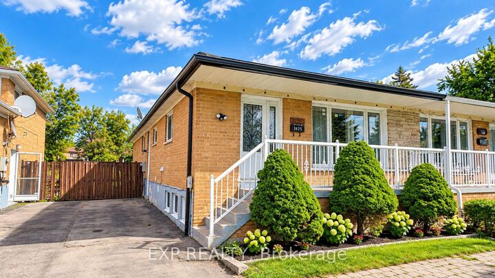 Property Photo:  3425 Laddie Crescent Lower  ON L4T 1N2 
