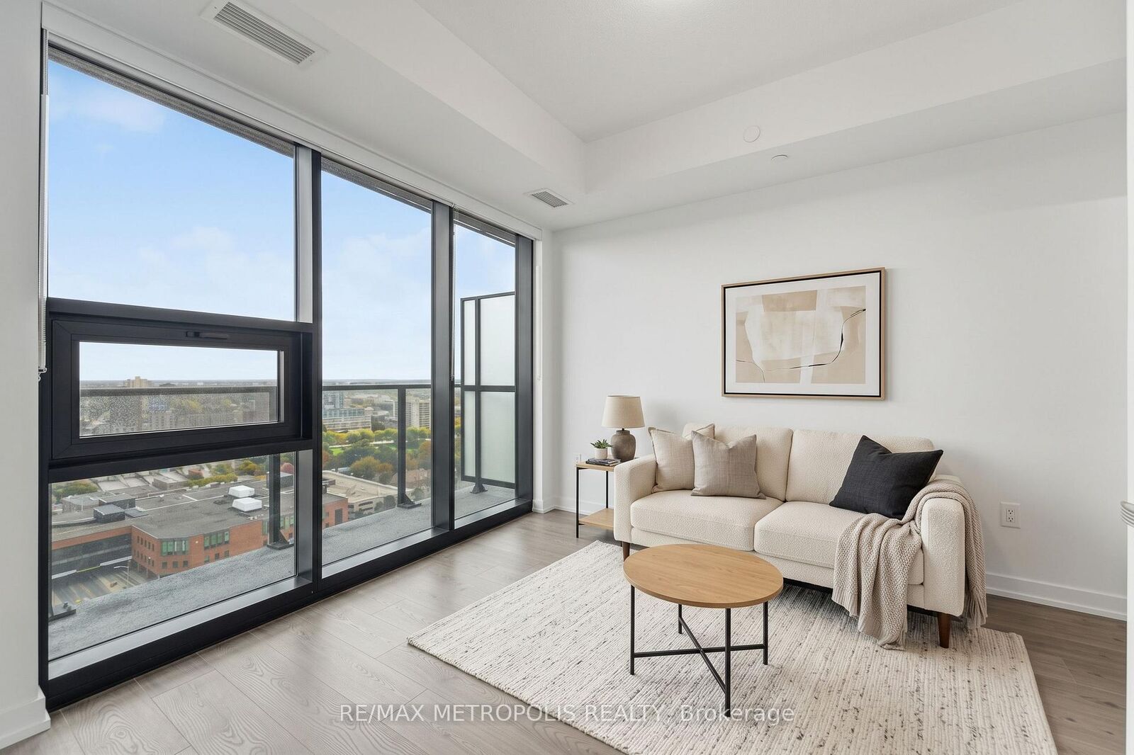 Property Photo:  30 Francis Street S 2107  ON N2G 1H7 