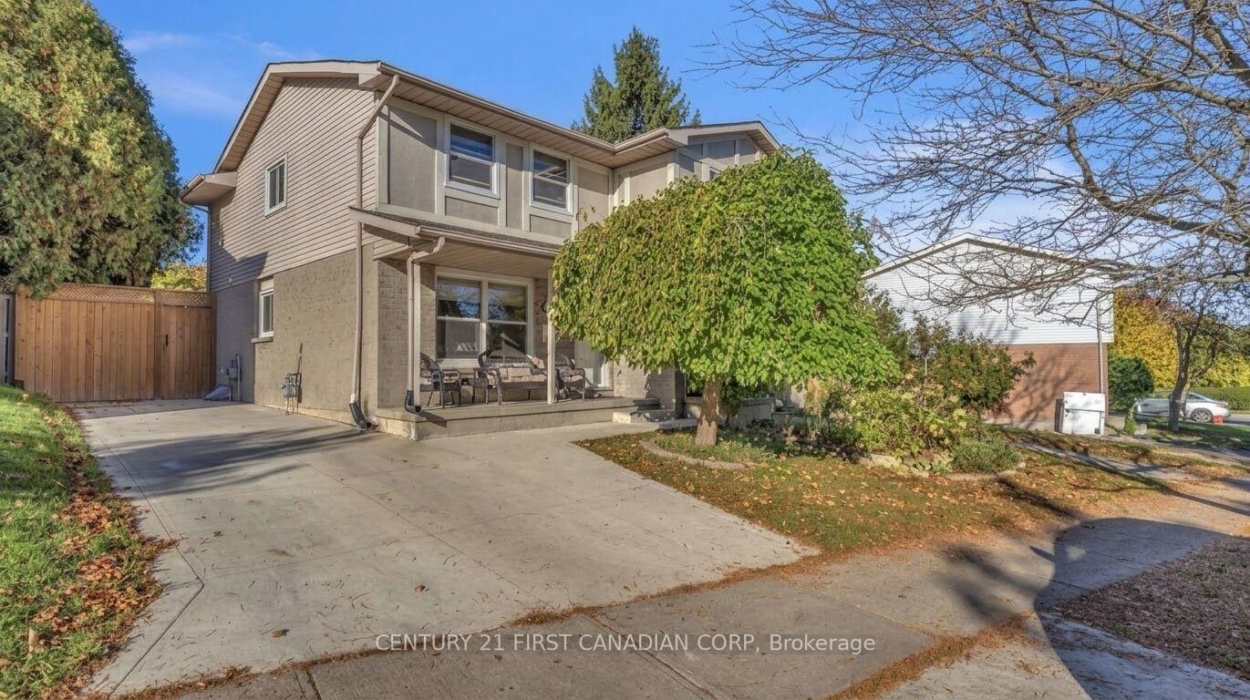 Property Photo:  
