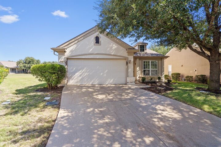Property Photo:  106 Hummingbird Cove  TX 78633 