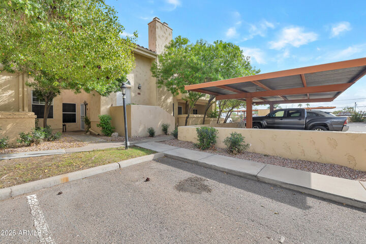 Property Photo: 1333 E Morten Avenue 213 AZ 85020