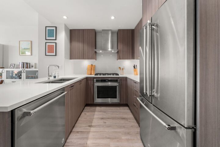 Property Photo: 1788 Gilmore Avenue 909 BC V5C 0L5