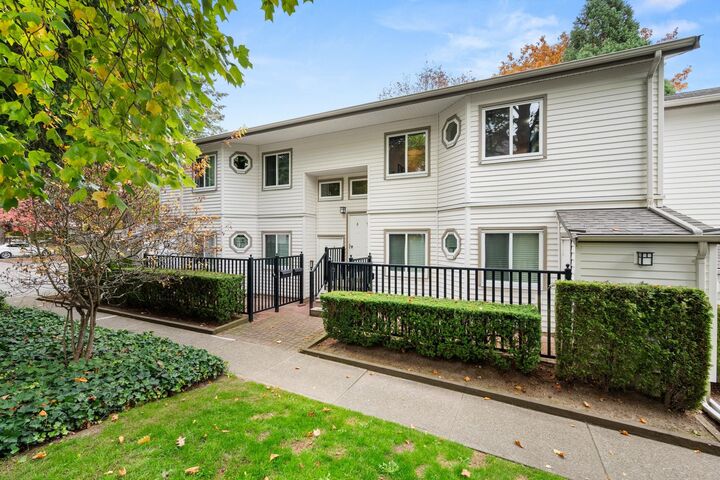 Property Photo:  12916 17 Avenue 8  BC V4A 1T5 