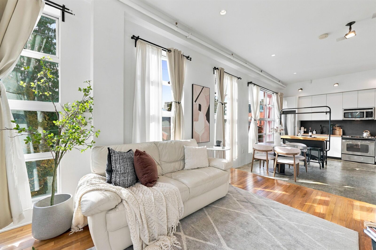Property Photo: 272 E 4th Avenue 307 BC V5T 4S2
