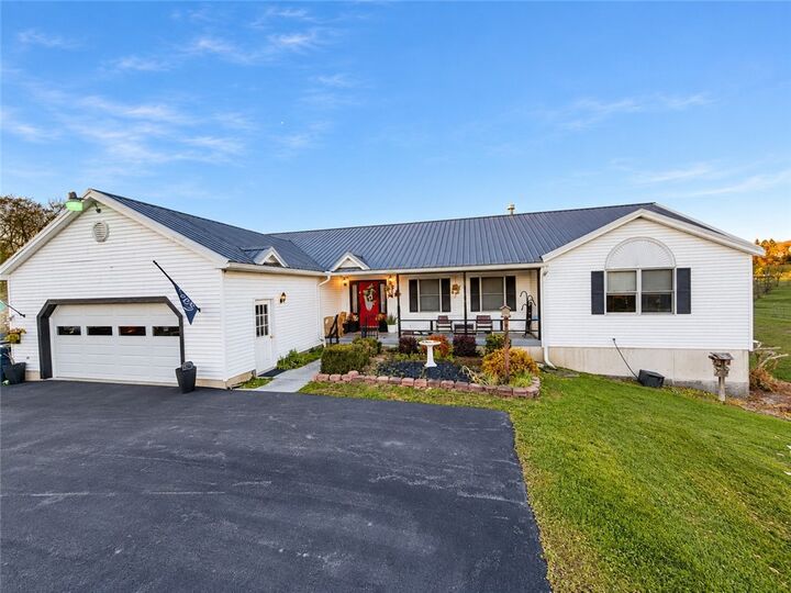 Property Photo:  238 W Hill Road  NY 12197 