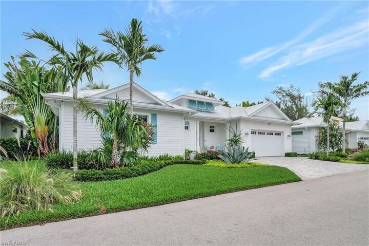 Property Photo: 2120 Curtis St FL 34112