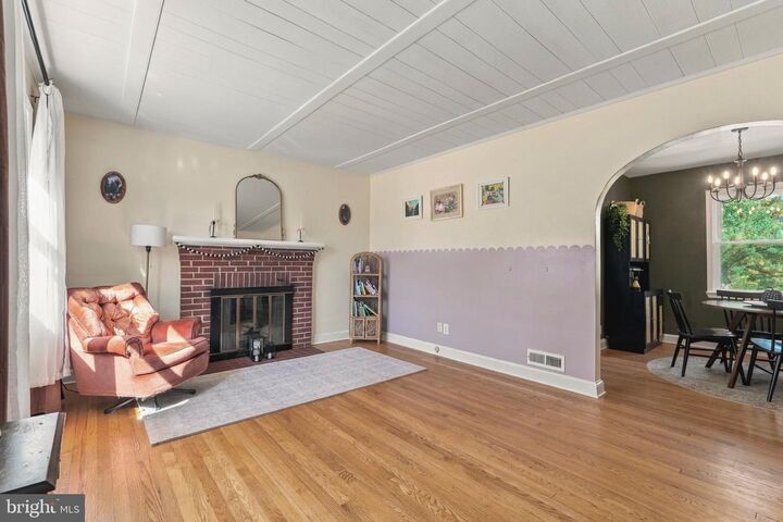 Property Photo: 23737 Woodfield Road MD 20882