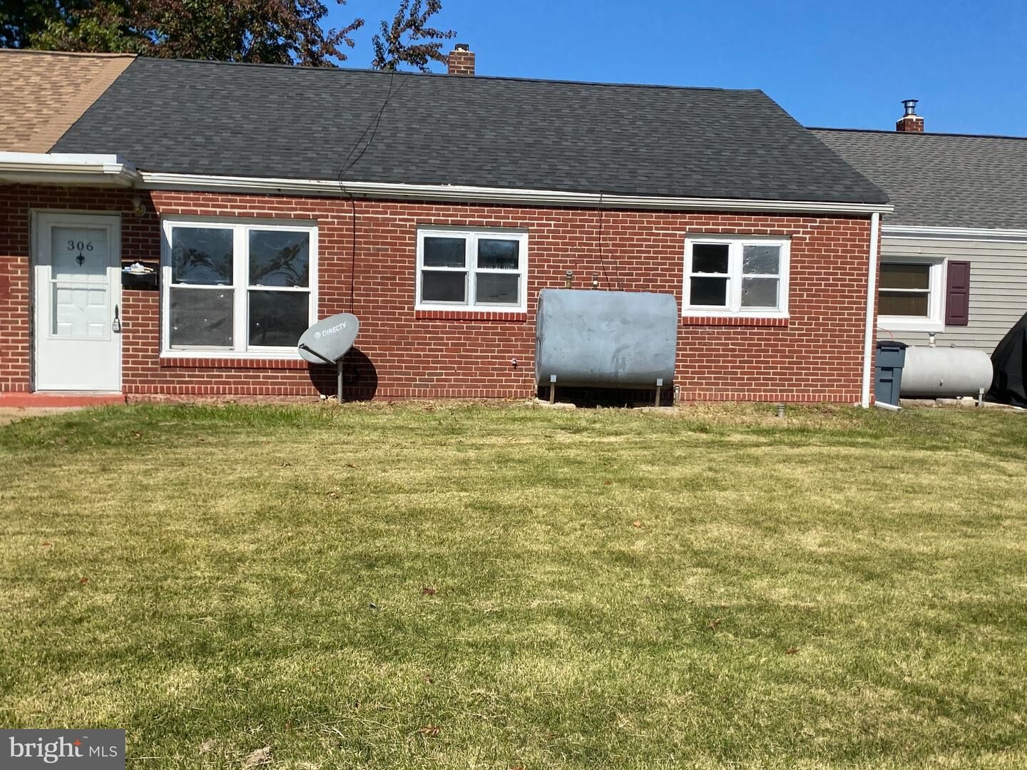 Property Photo: 306 Pilgrim Road DE 19720