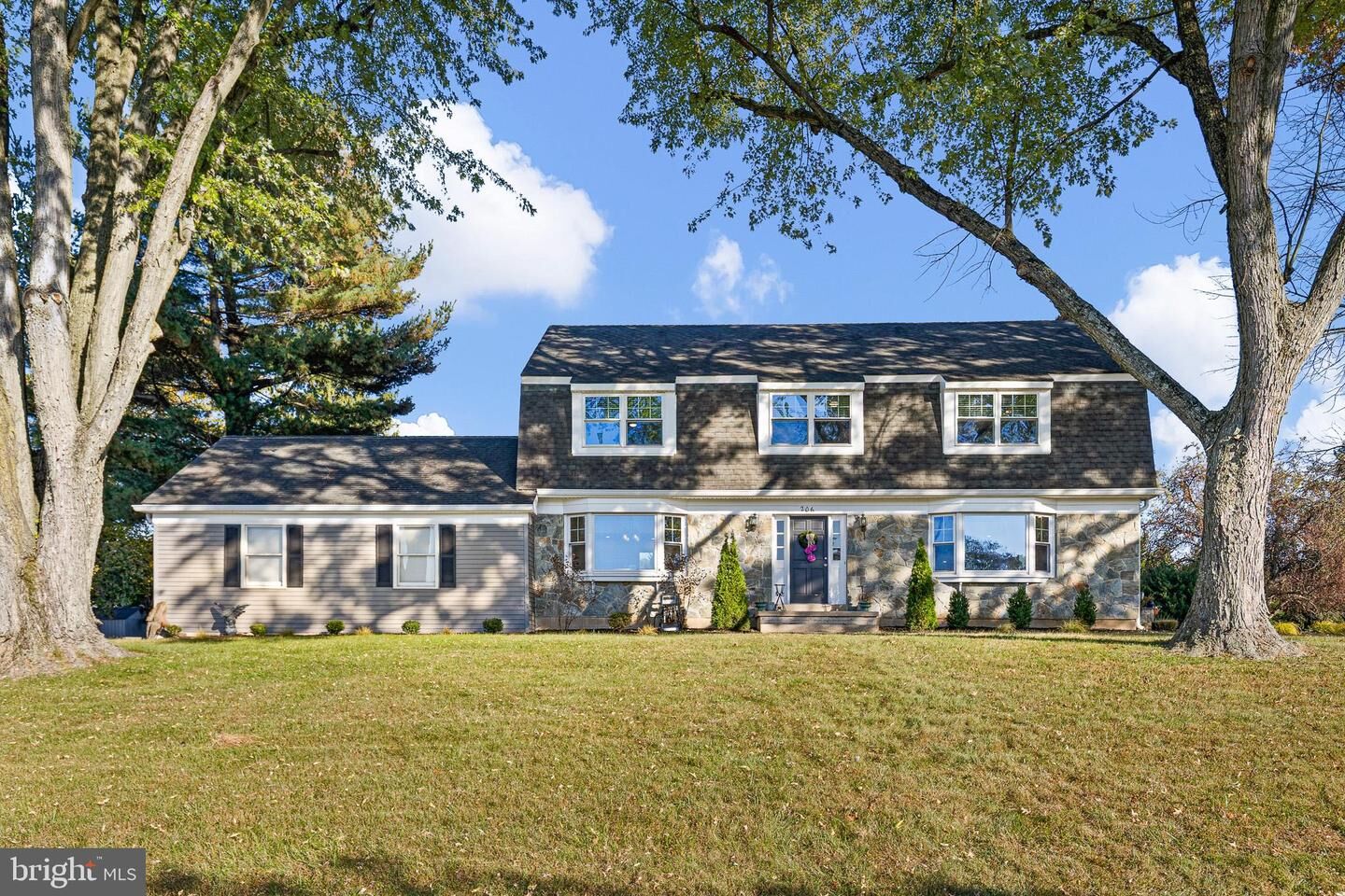 Property Photo: 206 Cain Rue DE 19711