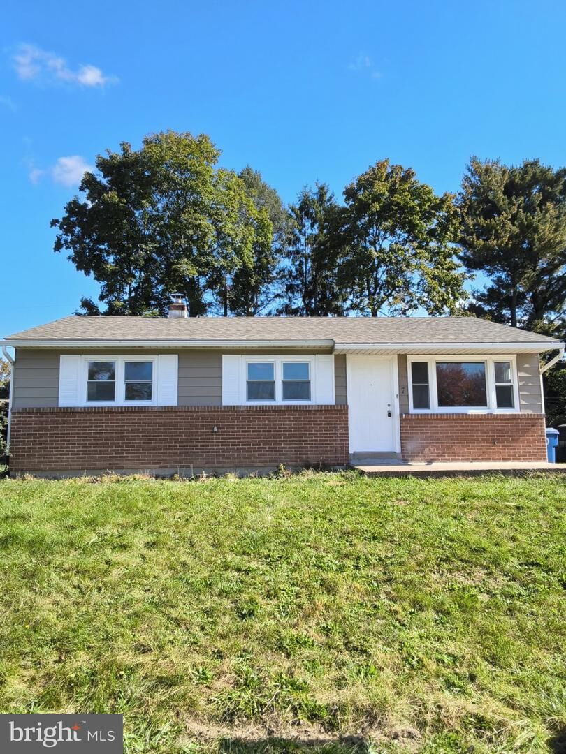 Property Photo:  7 Chelsea Lane  PA 17109 