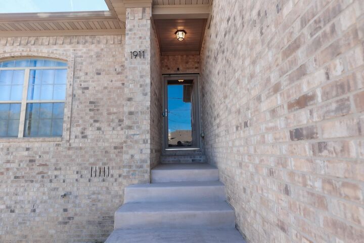 Property Photo: 1911 Perry Street AR 72205-6651