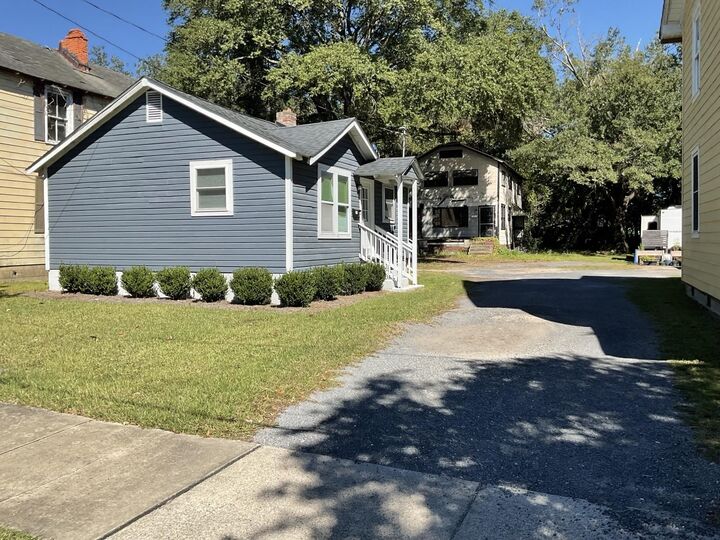 Property Photo:  914 1/2 Duke St.  SC 29440 