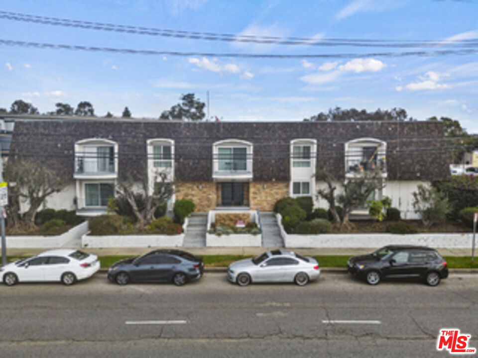 Property Photo:  2884 Sawtelle Blvd, Unit 204  CA 90064 