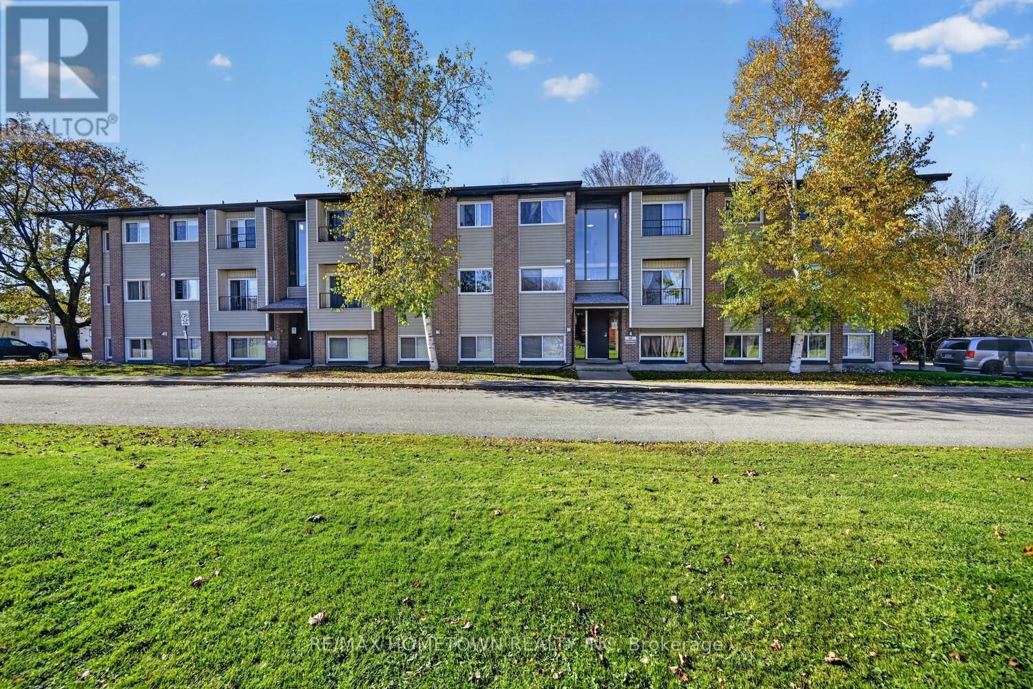 Property Photo:  323 Main Street West 105  ON K0G 1N0 
