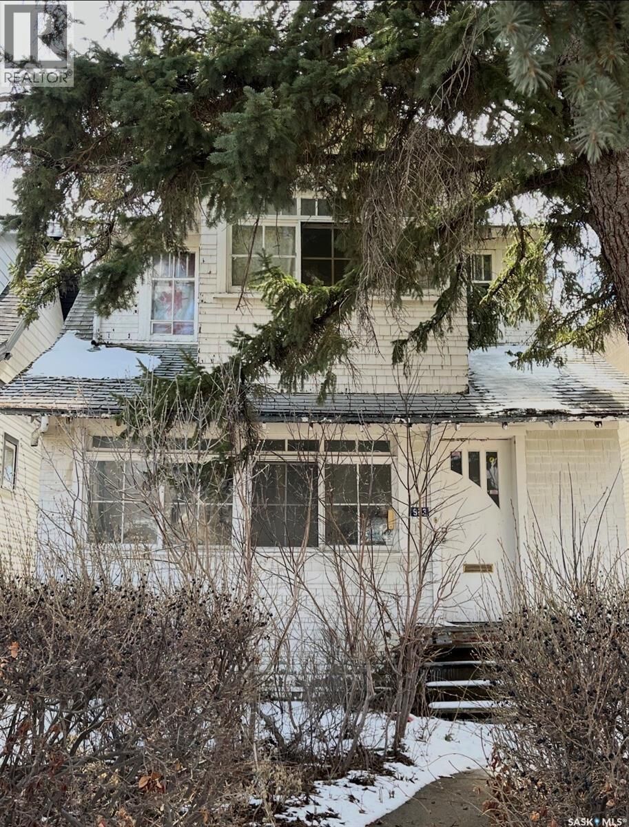 Property Photo:  923 College Avenue  SK S4N 0Y2 