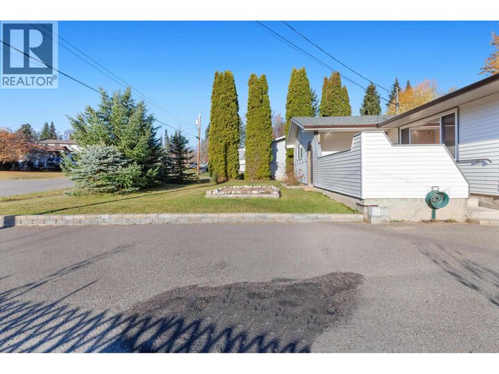 Property Photo: 2944 Ingala Drive BC V2K 3Y8