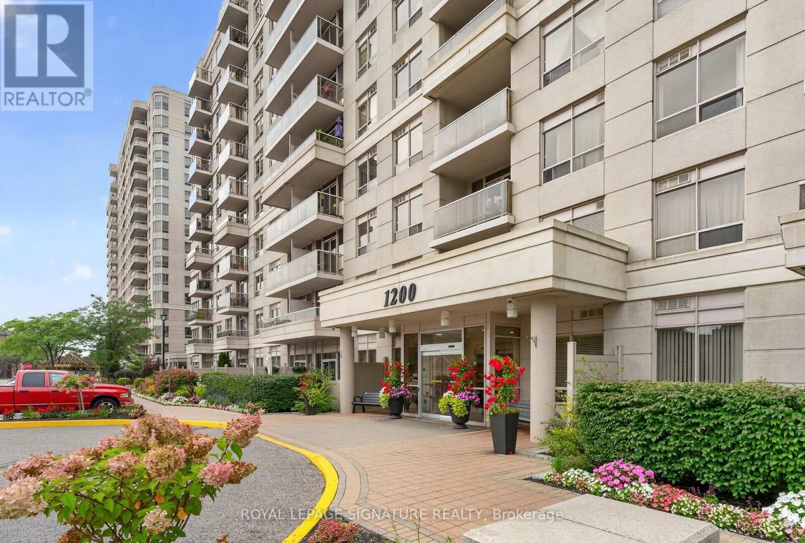 Property Photo:  1200 The Esplanade Road North 610  ON L1V 6V3 