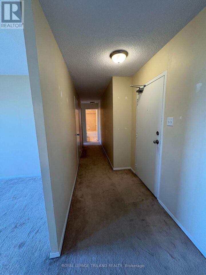 Property Photo:  756 Kipps Lane 603  ON N5Y 4X9 