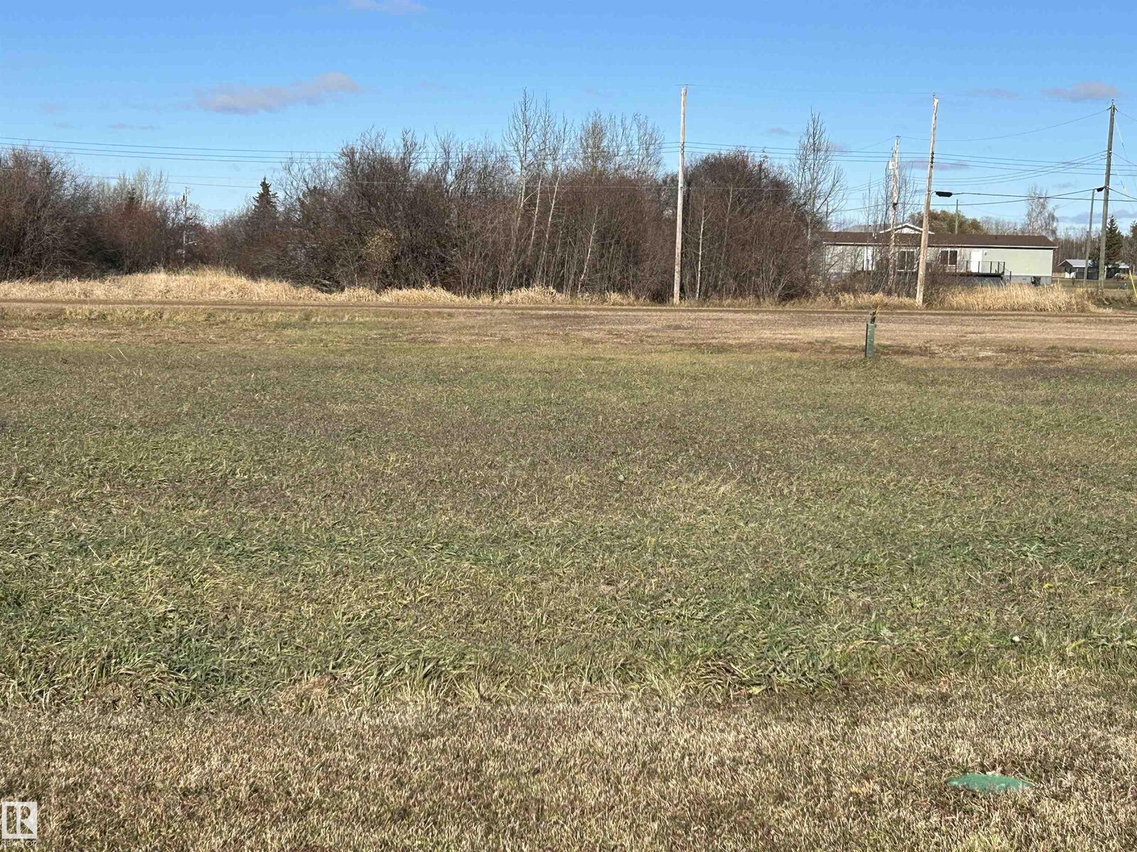 Property Photo:  414 Kennedy Crescent  AB T0A 3J0 