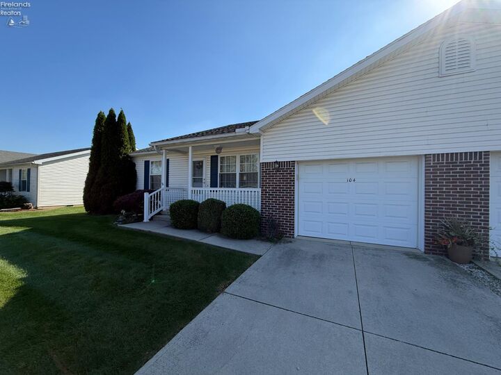 Property Photo:  104 Teakwood Ct  OH 44883 
