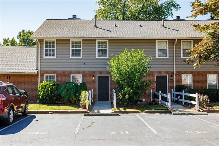 Property Photo: 7750 Roswell Road 11B GA 30350