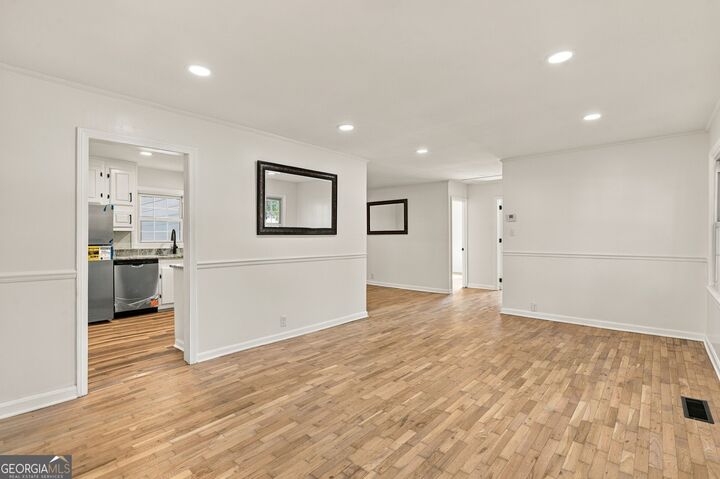 Property Photo: 8 Pinecrest Drive NW GA 30165