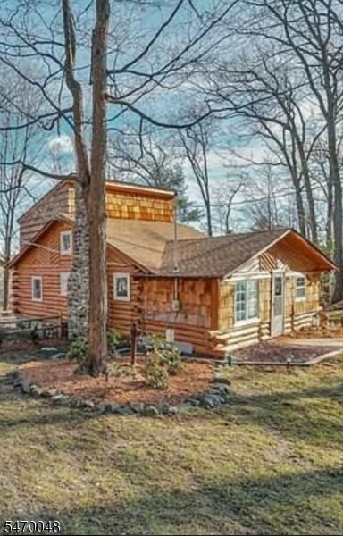 Property Photo:  20 Hemlock Ln  NJ 07480 