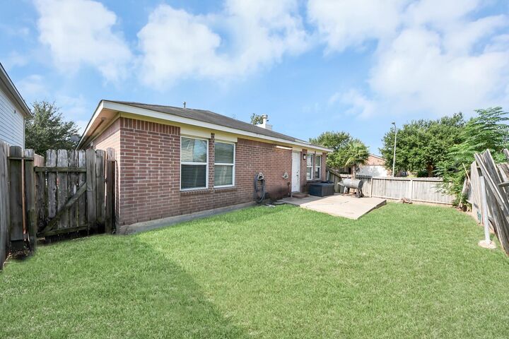Property Photo: 17918 Carroll Place Lane TX 77407