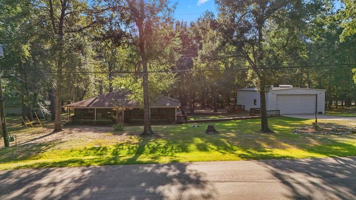 Property Photo:  2001 Northshore Drive  TX 77304 