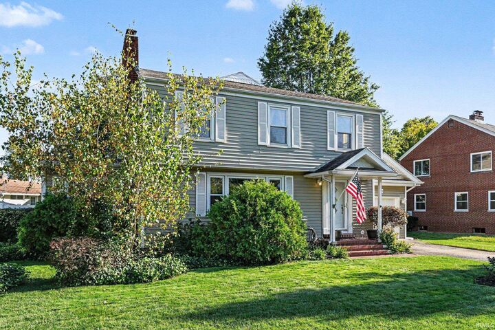 Property Photo:  2412 S Twyckenham Drive  IN 46614-1436 