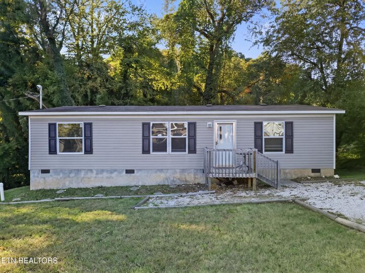 Property Photo:  438 Jarnigan St  TN 37716 