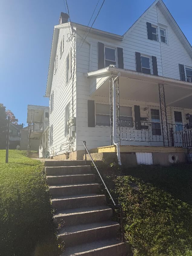 Property Photo:  250 S Front 1st Floor  PA 18037 