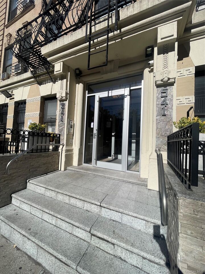 Property Photo: 541 W 133 Avenue 7 NY 10027