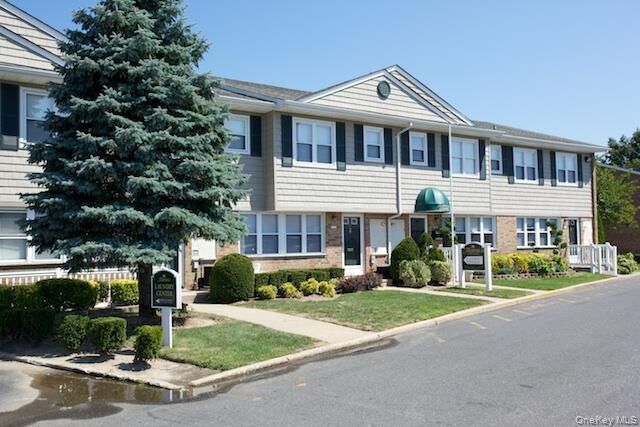 Property Photo: 1355 Roanoke Avenue 11ra NY 11901