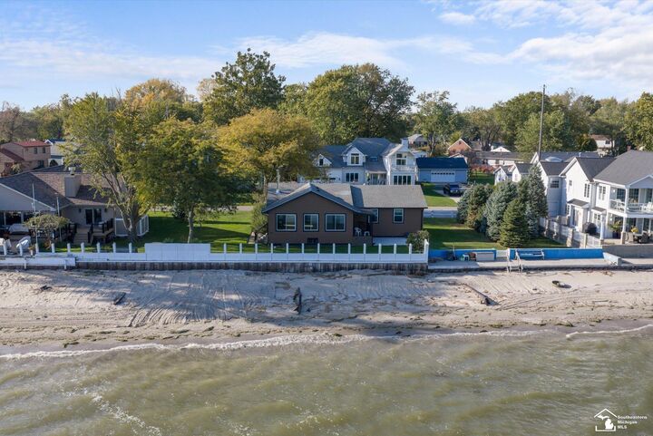 Property Photo:  13500 Venetian  MI 48161 