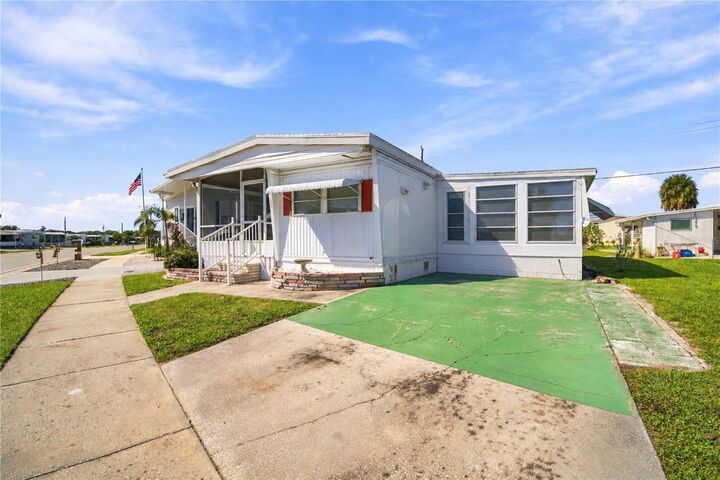 Property Photo:  4810 Tri Par Drive  FL 34234 