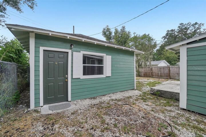 Property Photo:  1533 E Elm Road  FL 33801 