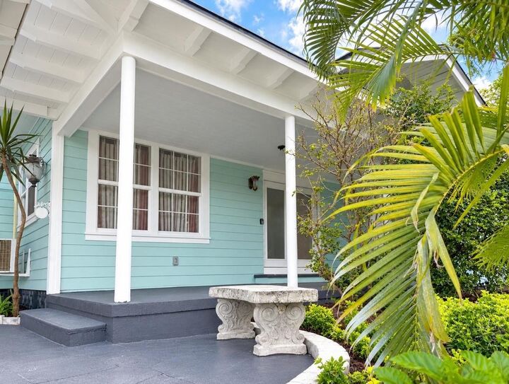 Property Photo: 1812 12th Avenue W FL 34205