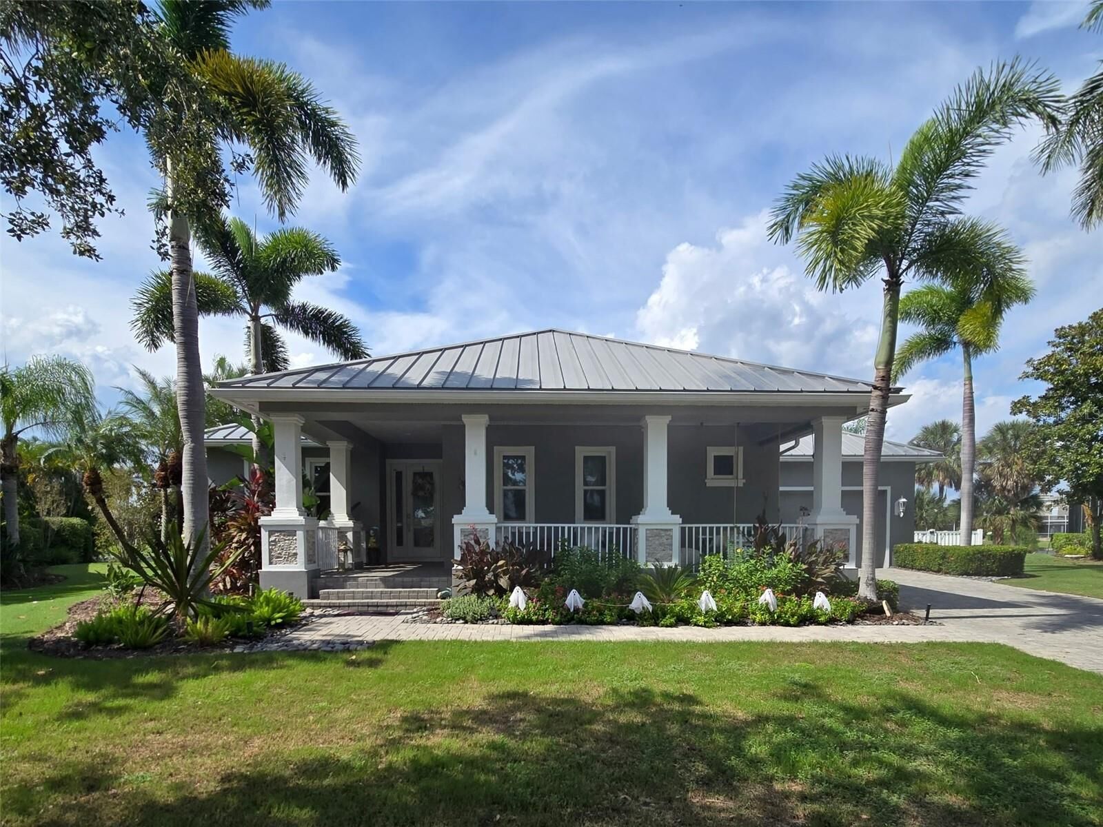 Property Photo:  507 Beacon Sound Way  FL 33572 