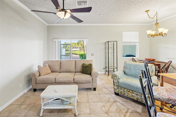 Property Photo: 609 Vallance Way NE FL 33716