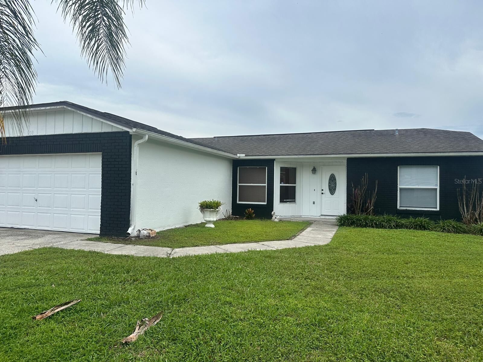 Property Photo:  608 Yak Court  FL 34759 