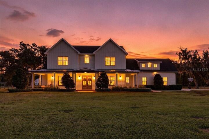 Property Photo:  888 Twin Oaks Lane  FL 33880 