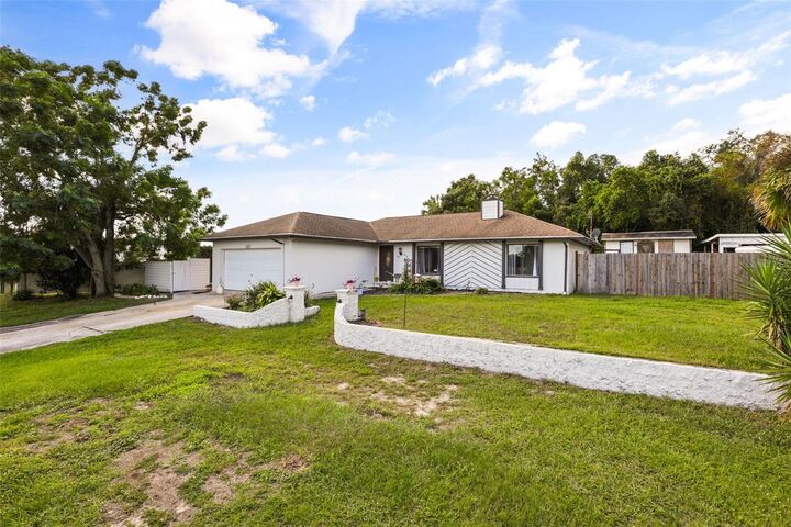 Property Photo:  2112 Plymouth Sorrento Road  FL 32712 