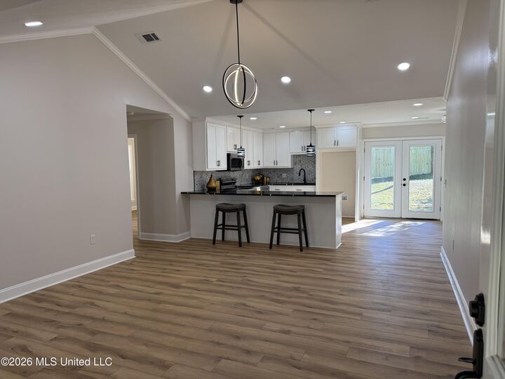 Property Photo:  2449 W Mountain Creek Road  MS 39073 
