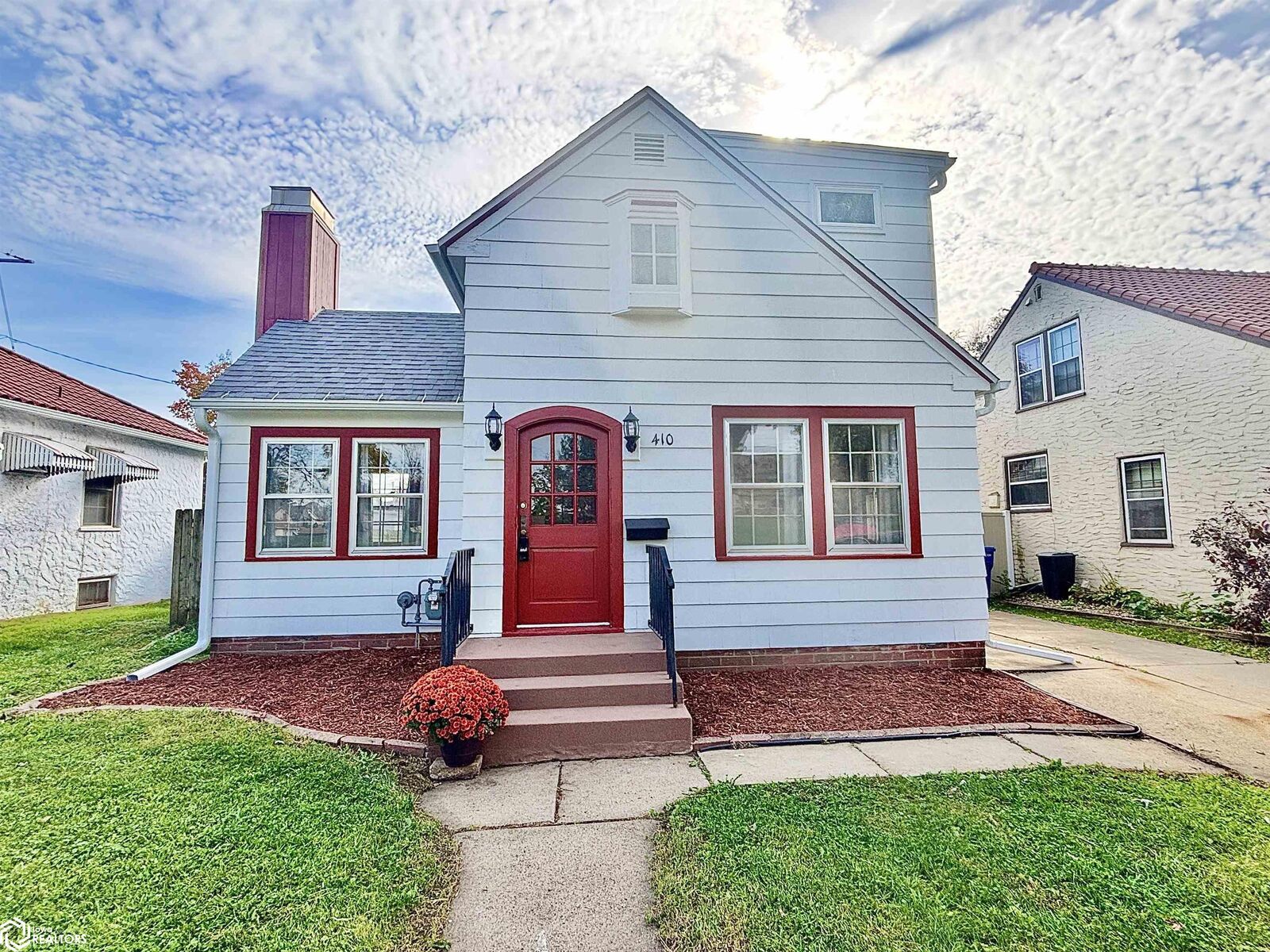 Property Photo:  410 Jerome Street  IA 50158 