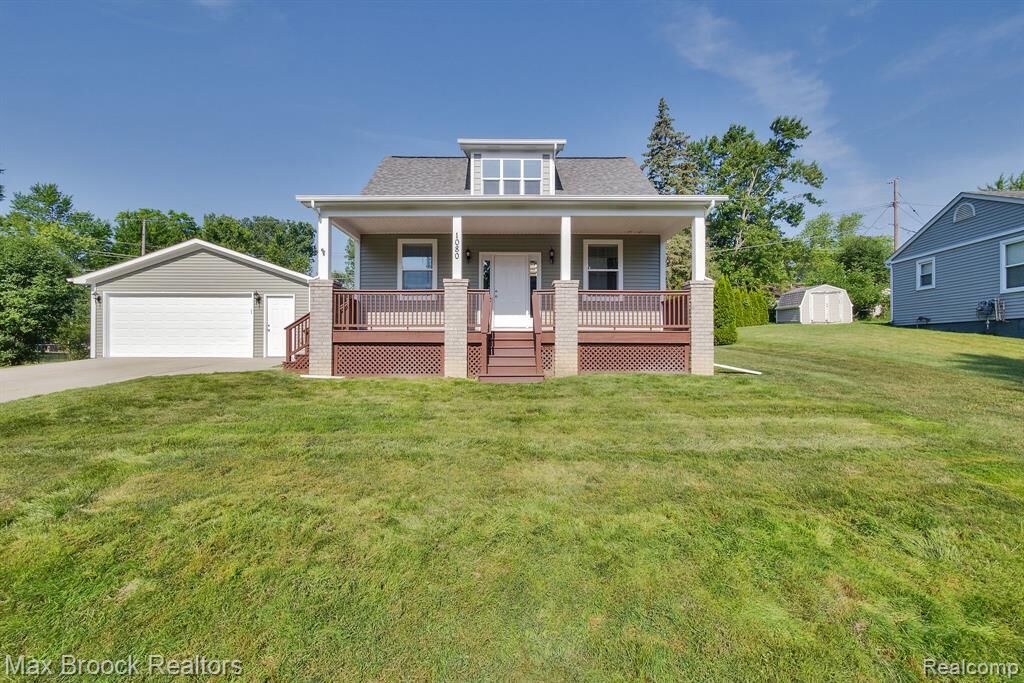 Property Photo:  1080 Oregon Boulevard  MI 48327 3345 